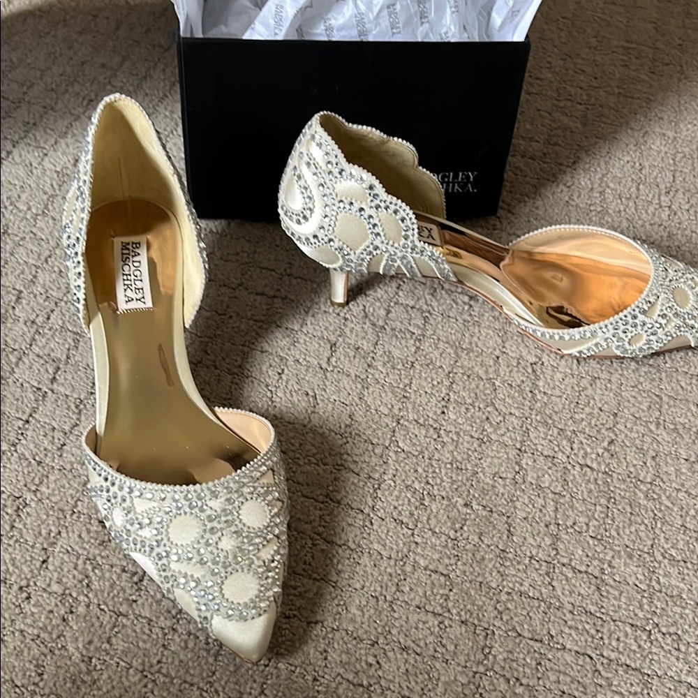 Badgley Mischka Women's Cream Embellished Heels, never worn